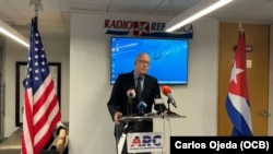 Orlando Gutiérrez Boronat, Secretario General de la Asamblea de la Resistencia Cubana, en conferencia de prensa en la sede de la organización, en Miami. 