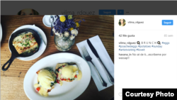 Mientras los cubanos apenas tienen qué comer, Vilma Rodríguez Castro comparte su desayuno. 