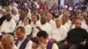Caridad Diego, al centro, junto a otros funcionarios del PCC, durante el funeral del cardenal Jaime Ortega, en la Catedral de La Habana. (Archivo/Fernando Medina/Pool via AP)
