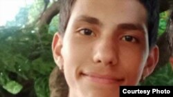 Samuel Sampedro, de 18 años, falleció en circunstancias no aclaradas durante el Servicio Militar Obligatorio, en la prisión de máxima seguridad Combinado del Este, en La Habana. 