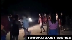 Protesta en Maiquecito, Guantánamo, tras más de una semana sin electricidad ni agua. 